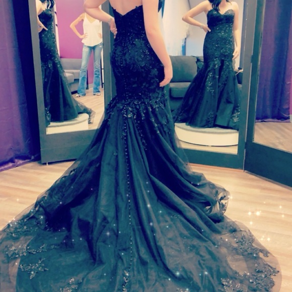 Black Lace Wedding Dress - Picture 6 of 7